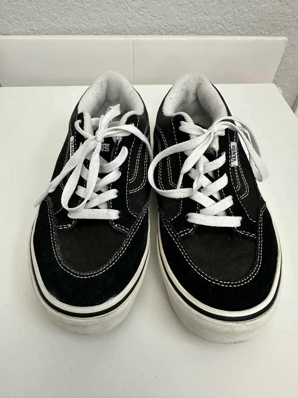 Vans Black and White Big Kids Old Skool Shoe-Youth Boys or Girls Size 4